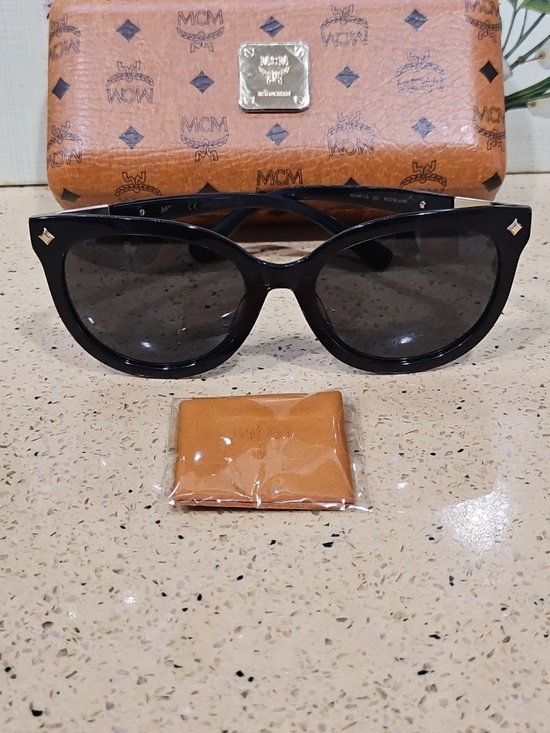 MCM Black MCM 6125 Women\'s Sunglasses with Brown Signature Case main image 5
